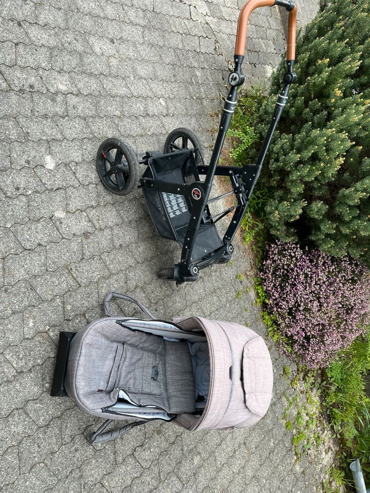 Kinderwagen Hartan Racer GTS mit Wickeltasche und Regenschutz in München