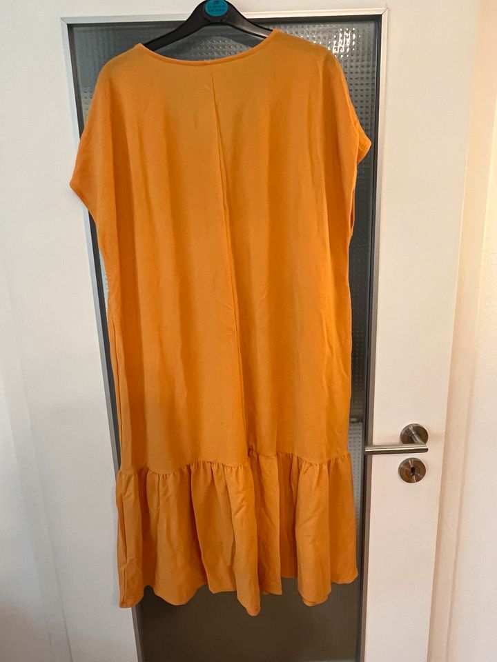 Flottes Kleid gelb Größe 44/46 in Köln