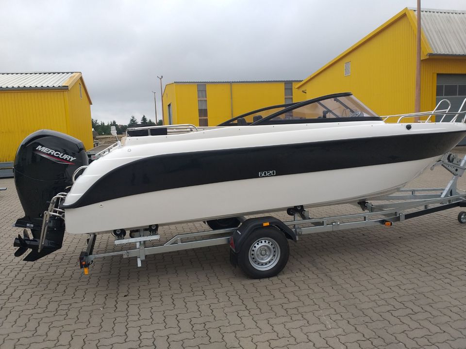 Motorboot Sportboot 6020 Bowrider Mercury 150 PS + Trailer Neu in Hohen Wangelin