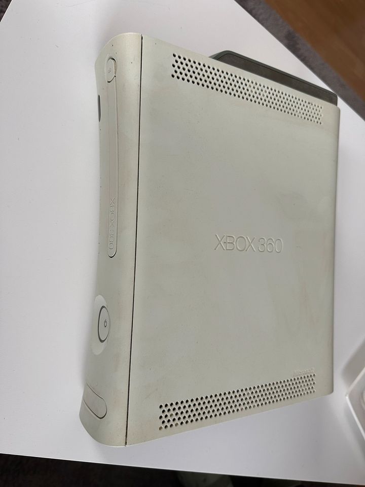 Xbox 360 in Weiß in Stuttgart