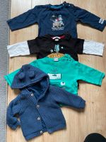 Baby Shirts langarm und Strickjacke 62/68 / Kleiderpaket Düsseldorf - Pempelfort Vorschau