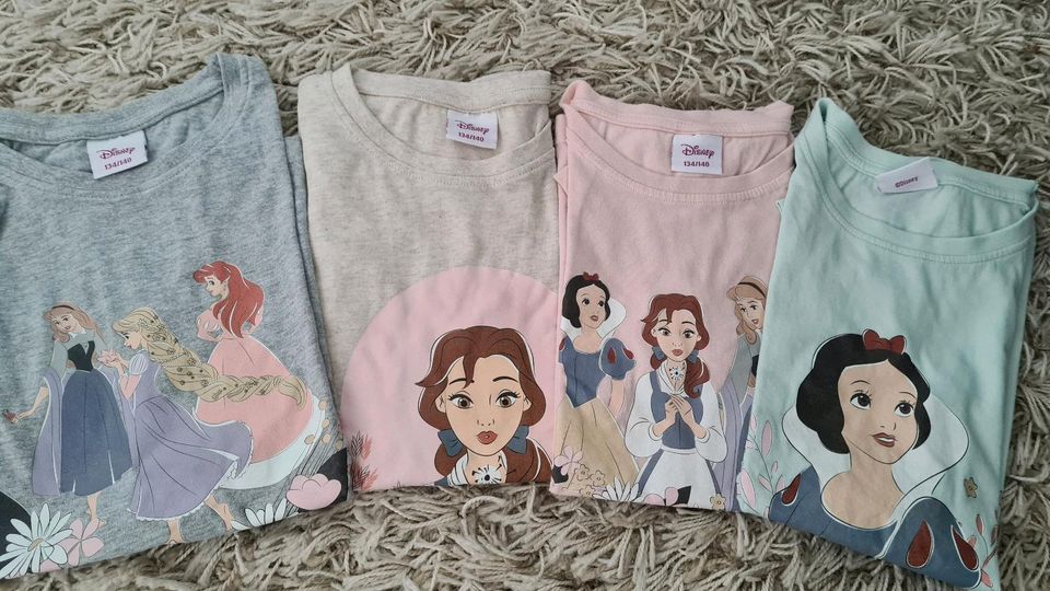 Set, Kurzarmshirts, T-Shirts Disney Prinzessinnen, Gr. 134/140 in Berlin