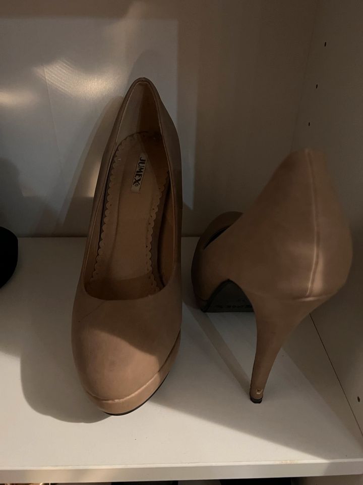 High heels in Beige in Neumünster