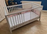 Babybett inkl. Matratze 3-in-1, Buche massiv, Hochbett, weiß Schleswig-Holstein - Bargteheide Vorschau