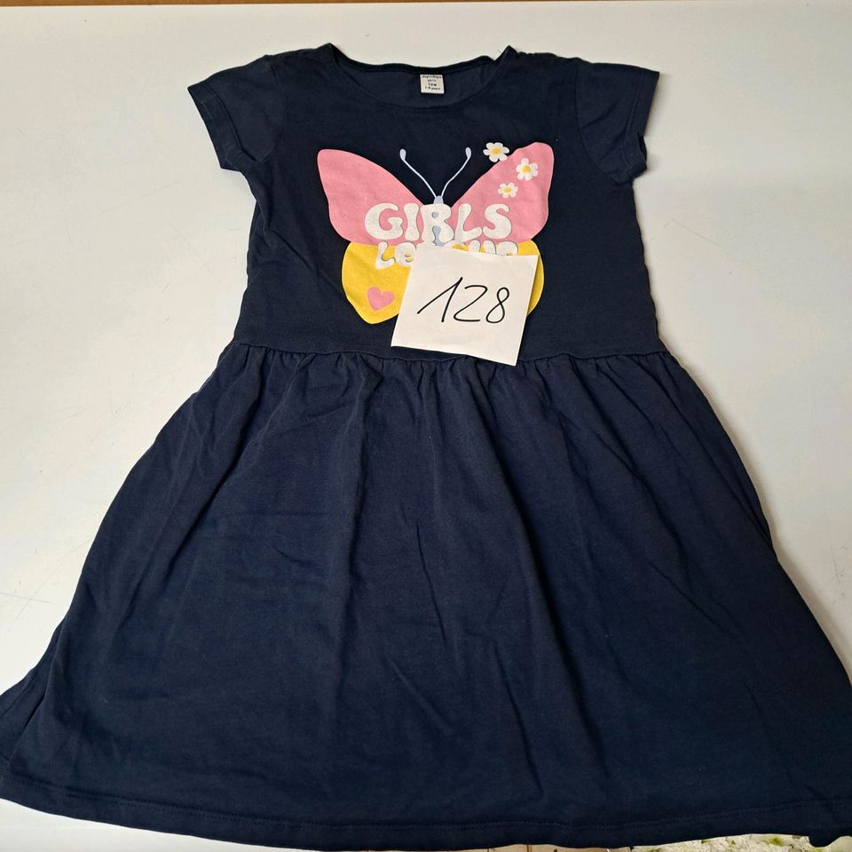 Kleid kurzarm 128 blau Schmetterling in Wendehausen