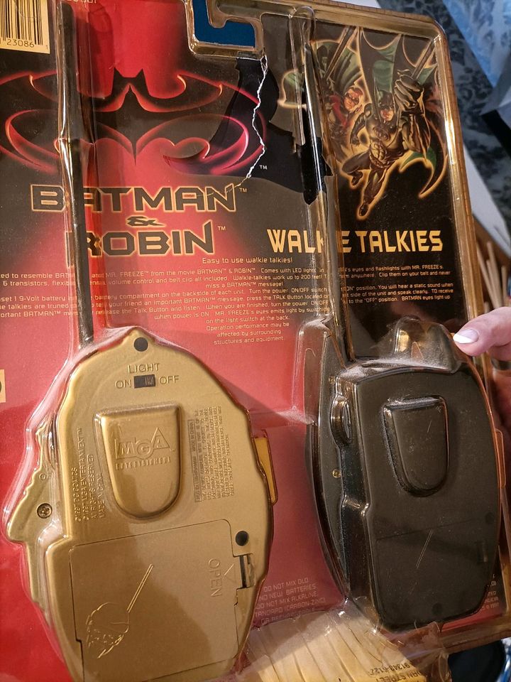 Batman Walkie Talkies Sammlerstücke in Ihlow