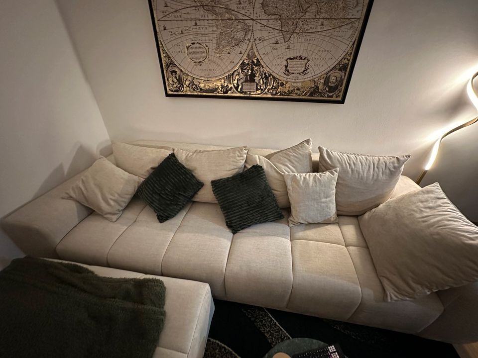 Big Sofa champagner beige XXL  inkl. Kissen Federkern in Wolfsburg