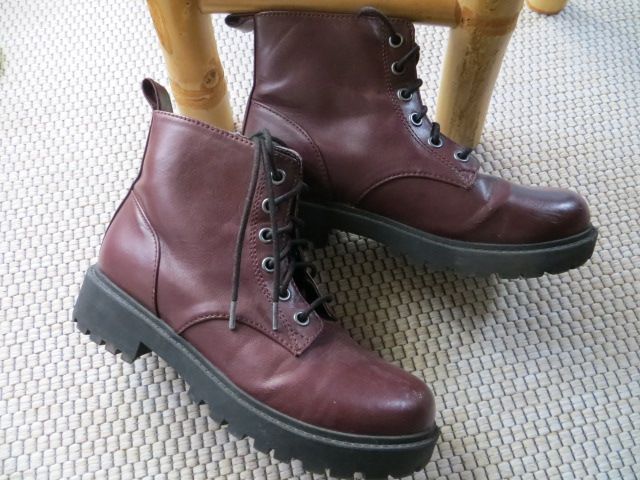 Boots Stiefel in Bordeaux Weinrot von H&M Divided - 36 in Berlin