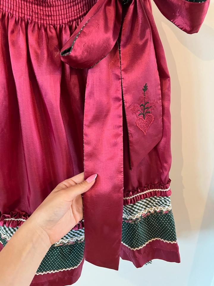 Krüger Madl Dirndl weinrot pink samt grün Blumen Wiesn 34 in München