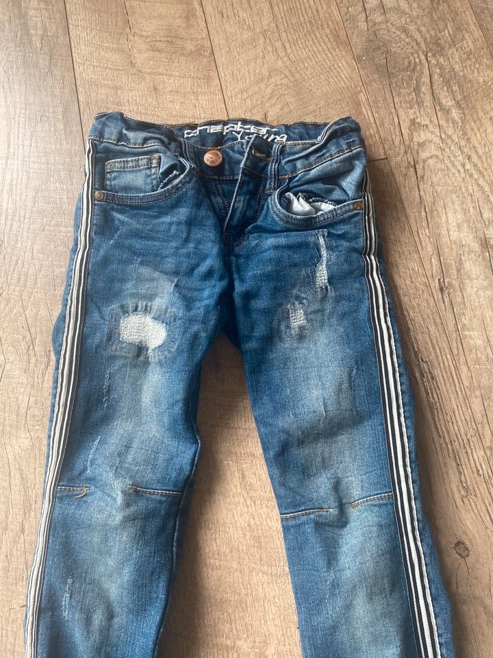 Jeans gr134 Mädchen in Östringen