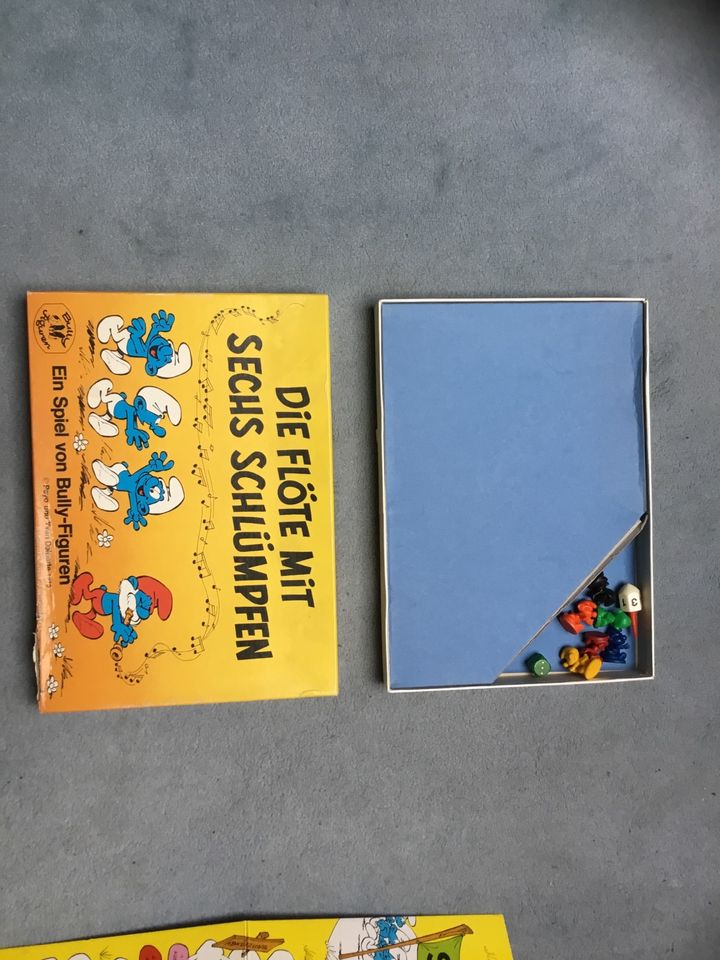 Brettspiel Die Flöte mit sechs Schlümpfen 1975 in Frankfurt am Main