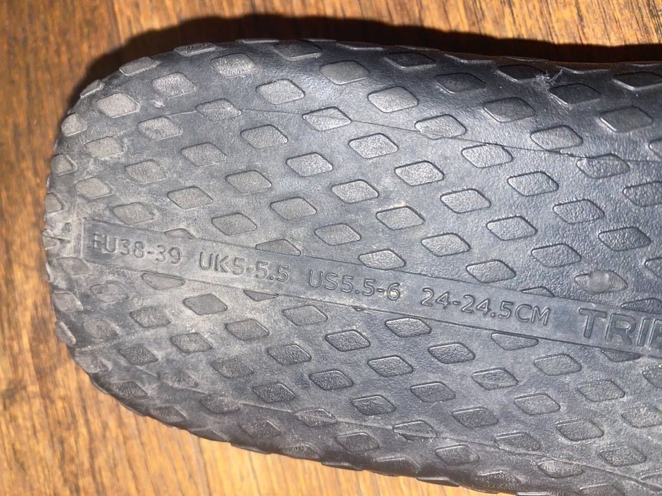 Badeschuhe von Decathlon, Größe 36-37 und 38-39 in Bergisch Gladbach