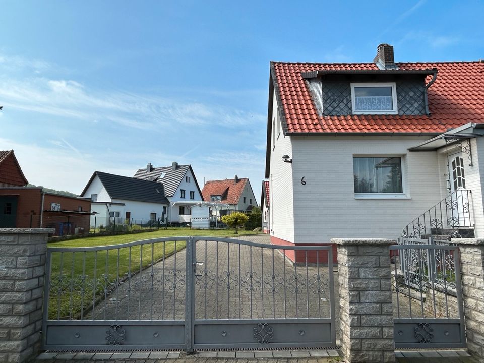 Einfamilienhaus mit Anbau und Garagengebäude in SZ-Osterlinde in Salzgitter