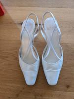 Pumps Brautschuhe perlweiß Größe 37 1/2 Hochzeitsschuhe Hessen - Schotten Vorschau
