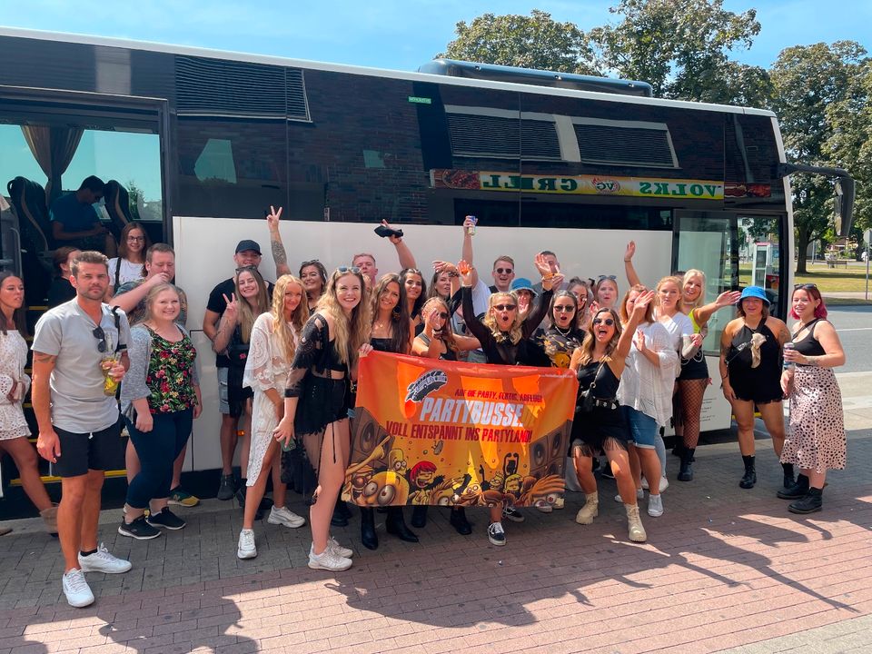 Close WEEKNDR - Bustour - Partybusse.de in Wesel