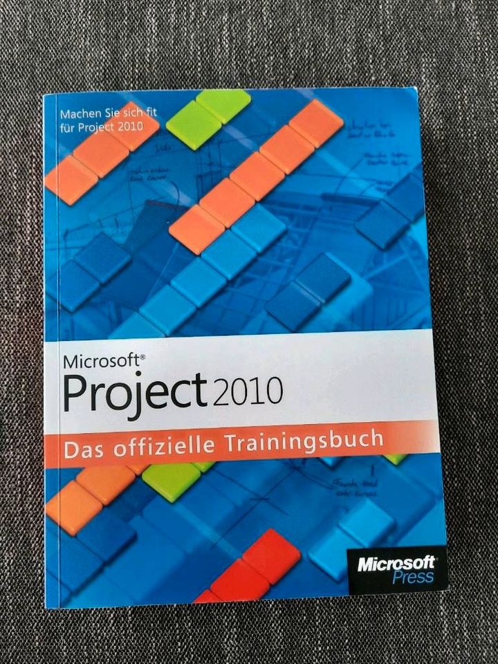 Neuwertige Bücher Microsoft Project 2010 Handbuch CD ab 5€ in Nattheim