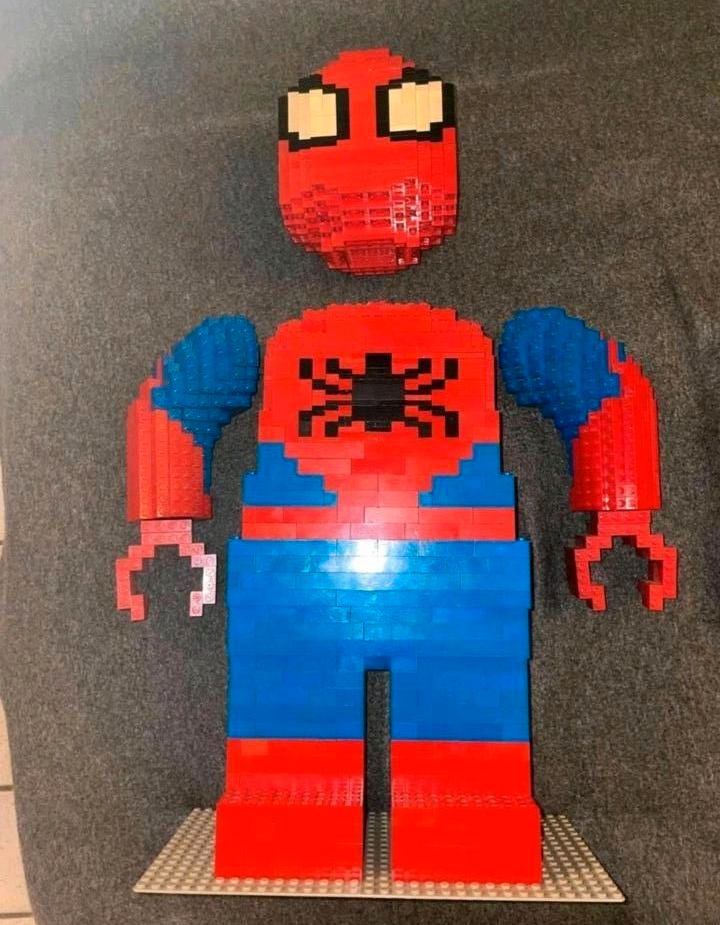 Lego Spiderman  stehend 45 cm hoch in Bad Honnef