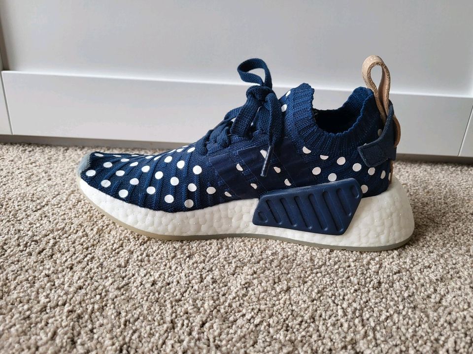Adidas NMD R2 Gr. 36 navy blau wei gepunktet Punkte NEUWERTIG in