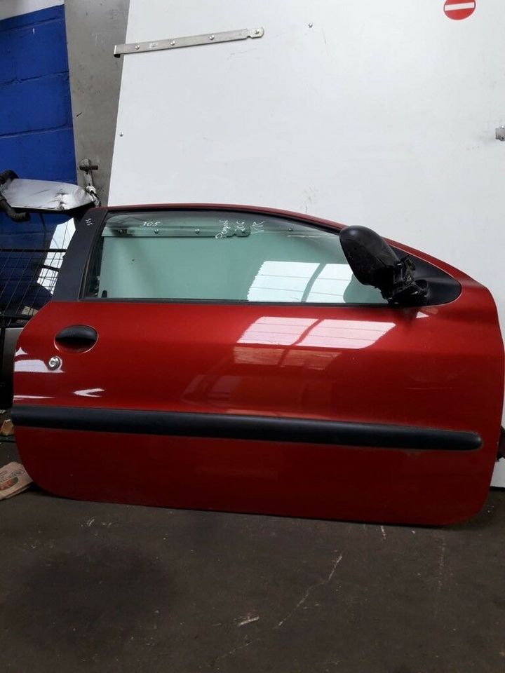 Peugeot 206 3 türig Tür rechts  rot in Belm