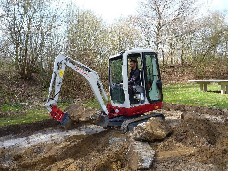 Minibagger mit Fahrer hat noch Termine frei Bagger und Radlader in Manching