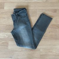 Esmara Jeans Hose Röhrenhose Röhrenjeans Slim Grau 38 M H&M Niedersachsen - Oldenburg Vorschau