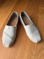 TOMS Schuhe Grau Gr. 37,5 Leder Frankfurt am Main - Nordend Vorschau