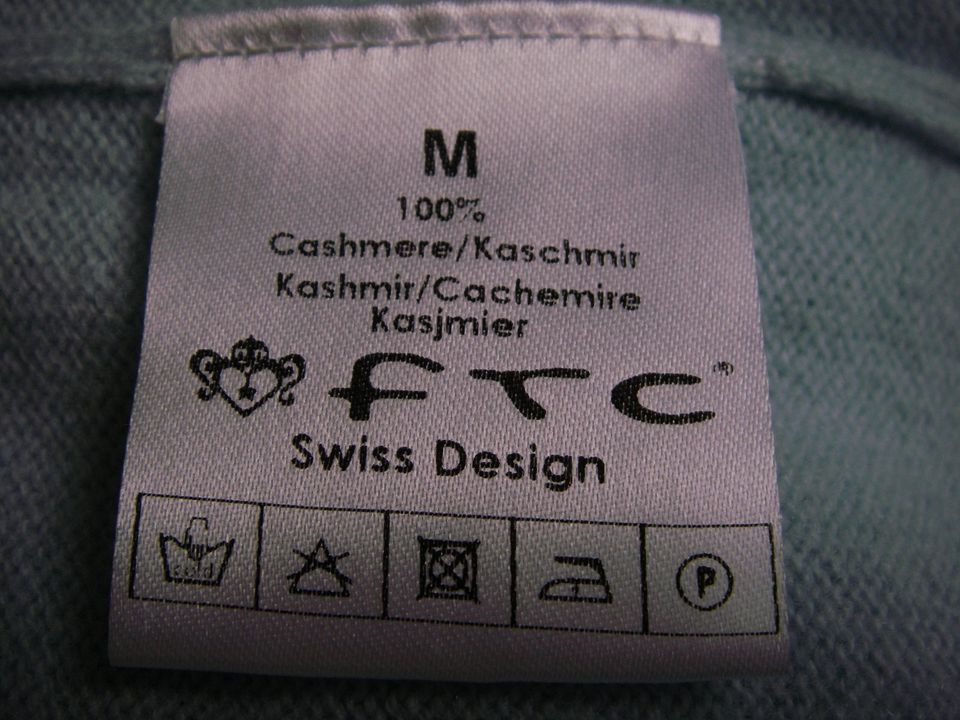 FTC Kaschmir Strickjacke hellblau Gr. M wenig getragen in Solms