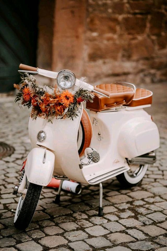 Vespa V50 Oldtimer Mieten für Hochzeit / Fotobox / Eycatcher in Hainburg