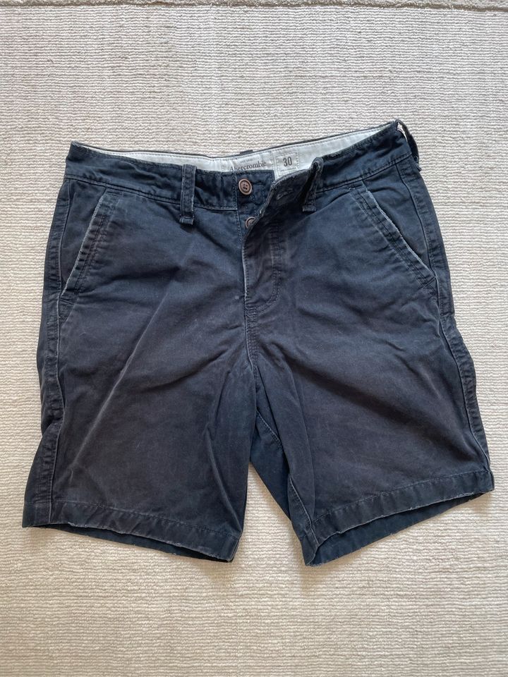 Herren Vintage/used-look Baumwoll Shorts in Größe 30/S A&F in München