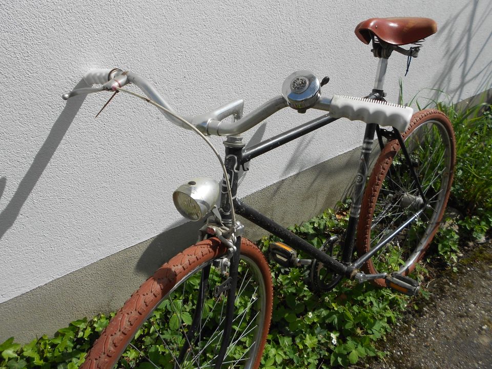 Vintage -Fahrrad in Freiburg im Breisgau