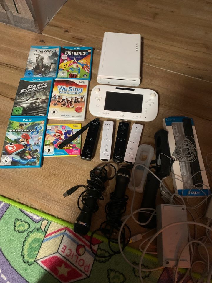 Wii U mit Zubehör in Schladen