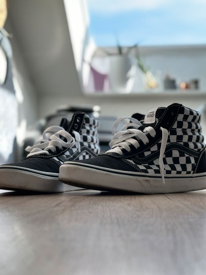 Vans - schwarz-weiß. Größe 42 in Krefeld