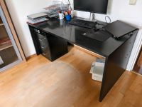 Schwarzer Schreibtisch aus Holz, sehr stabil, mit Kommode Bayern - Vaterstetten Vorschau