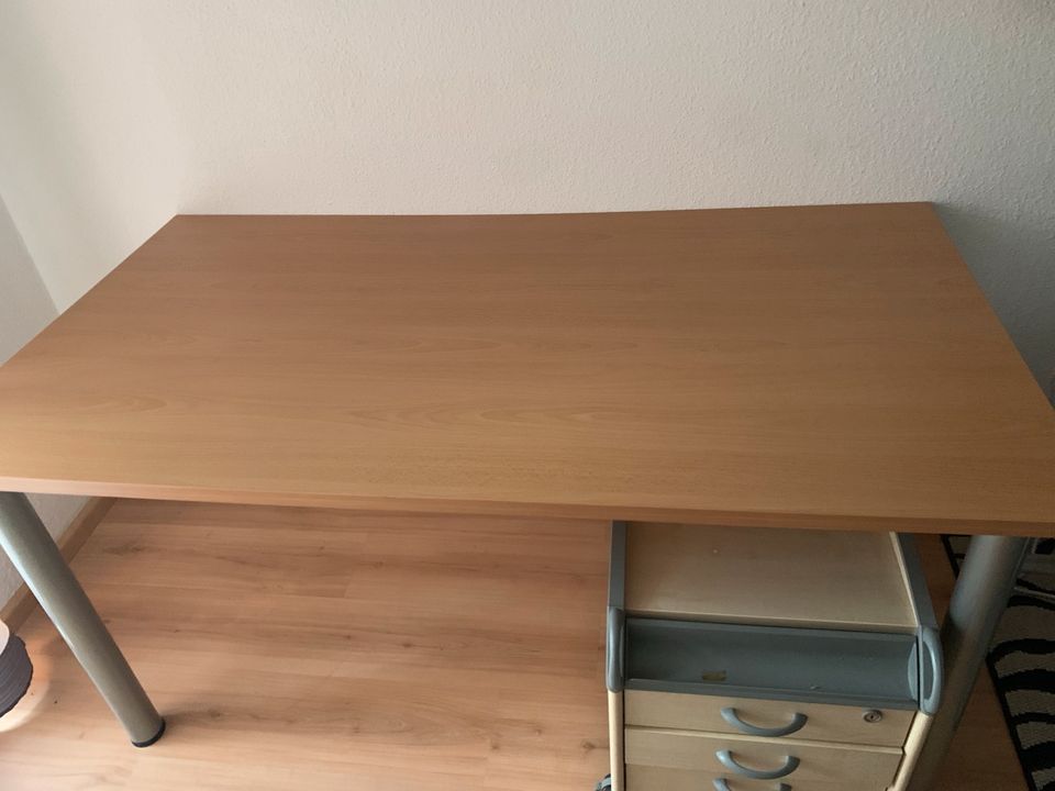 Schreibtisch in Deidesheim