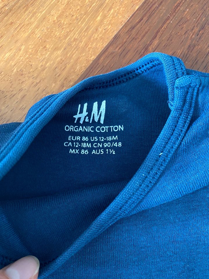 H&M Body Kurzarm blau Gr. 86 in Köln