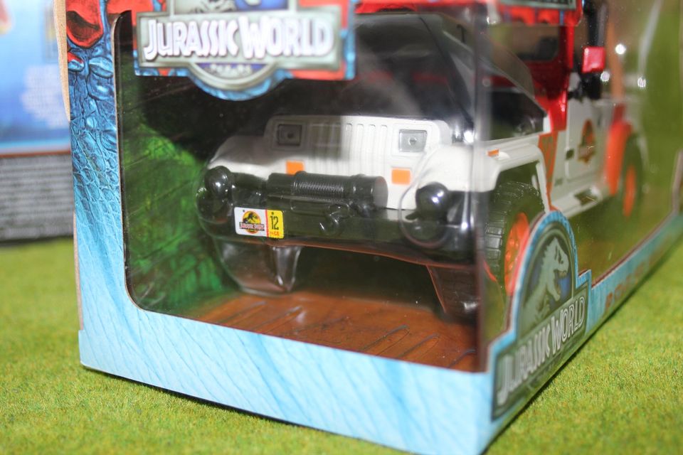 Jurassic World Mattel T Rex Extreme Jada Jeep Wrangler Dino 1:24 in Dresden