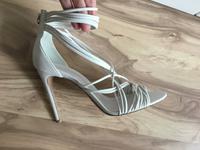 tolle Burberry Sandalen Riemchensandalen weiß ungetragen Köln - Weidenpesch Vorschau