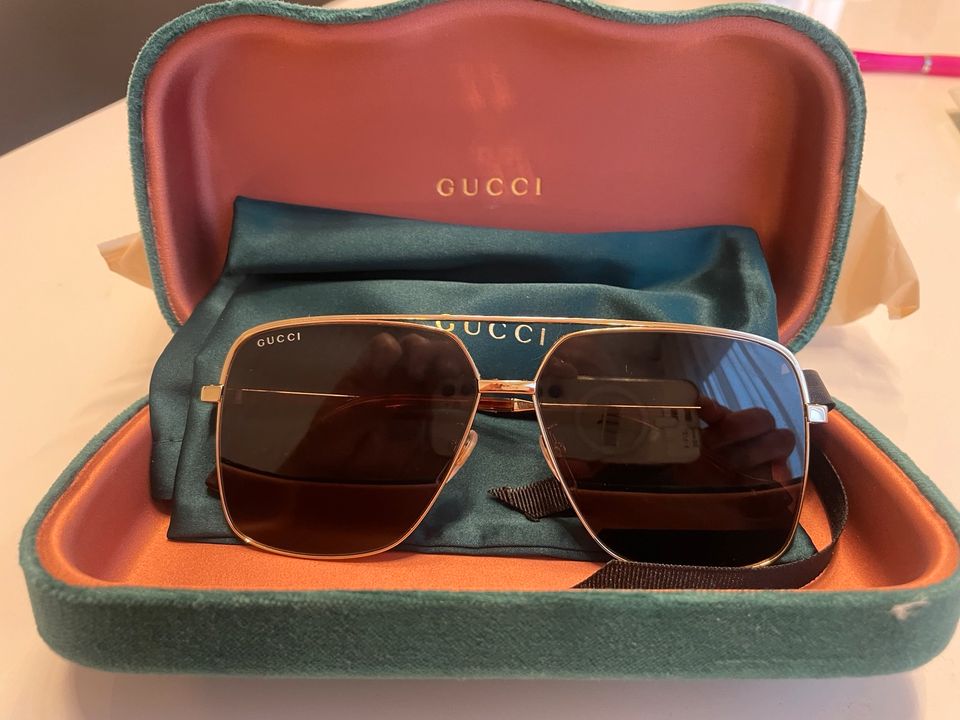 Gucci Herren Sonnenbrille in Stuttgart