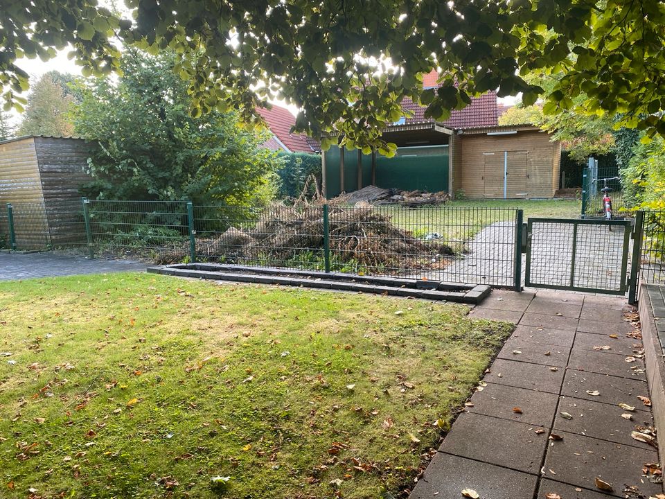 Stellplatz für Autos oder Wohnmobil Lagerfläche Schrebergarten in Papenburg