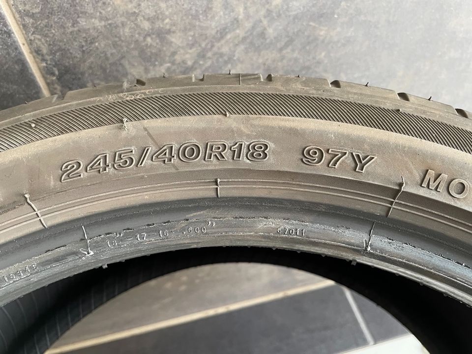 2x Sommerreifen Bridgestone 245/40 R18 97Y in Hamburg