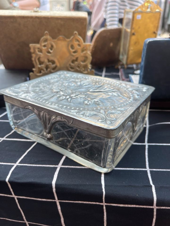 Glasbox mit Bronzdeckel Antike in Sindelfingen