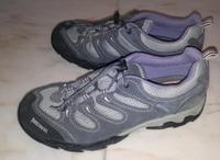 Neu Meindl grau lila Wanderschuhe 38 Trekking Nässeschutz Hessen - Villmar Vorschau