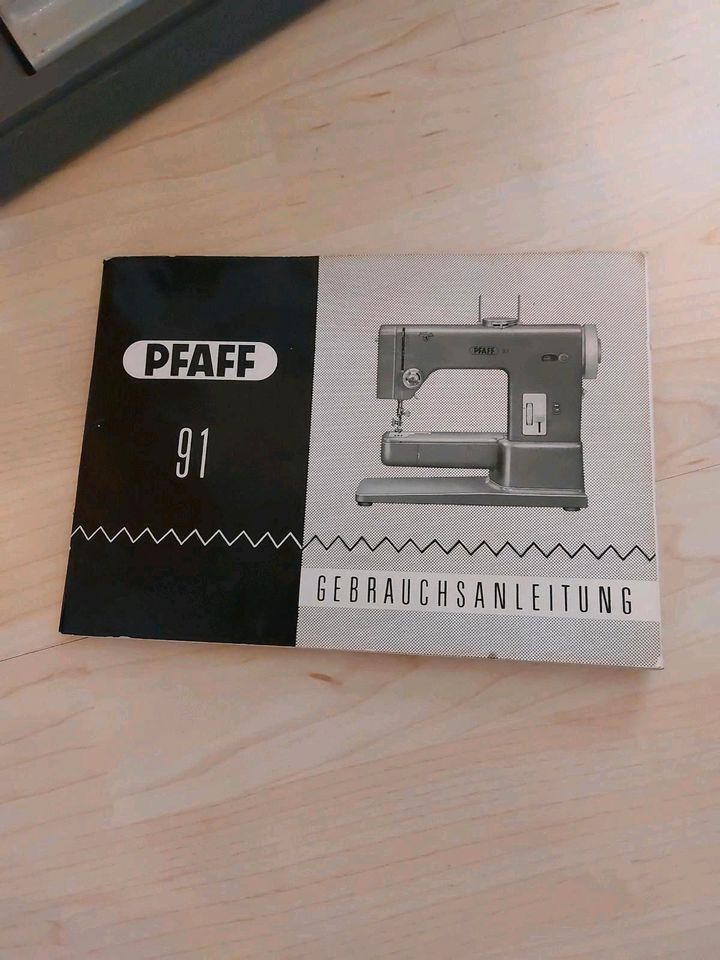 Nähmaschine Pfaff 91 inkl. Koffer in Braunfels