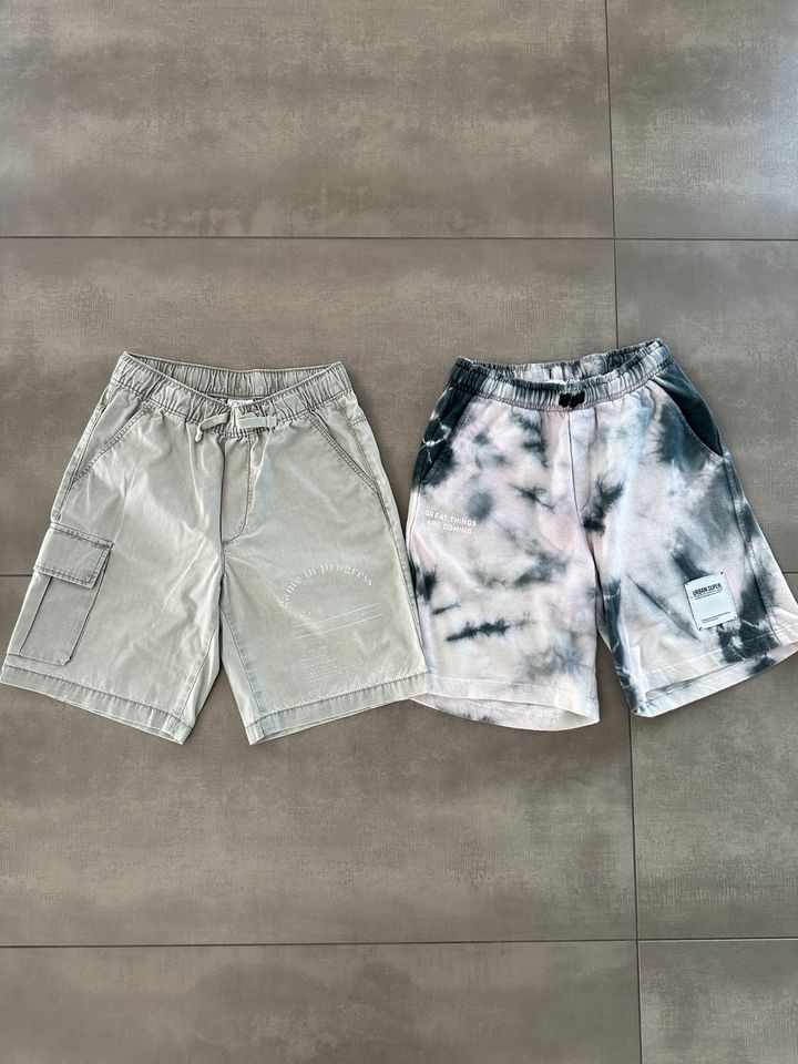 Zara - 2 Shorts - Gr. 128 in St. Ingbert