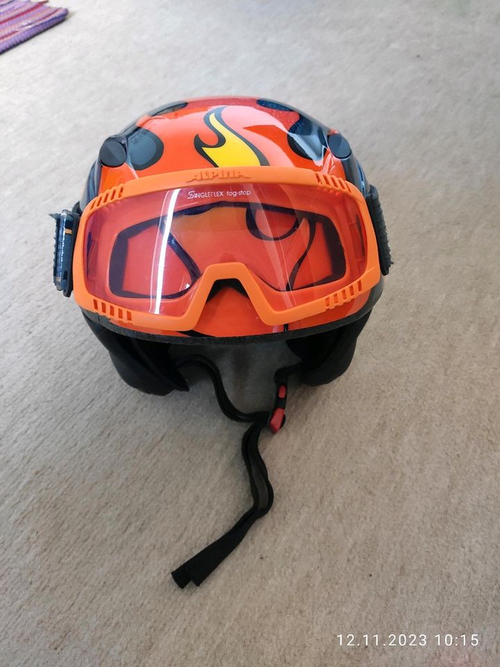 Ski/Snowboard Helm Kinder Größe S/M + Skibrille in Sünching