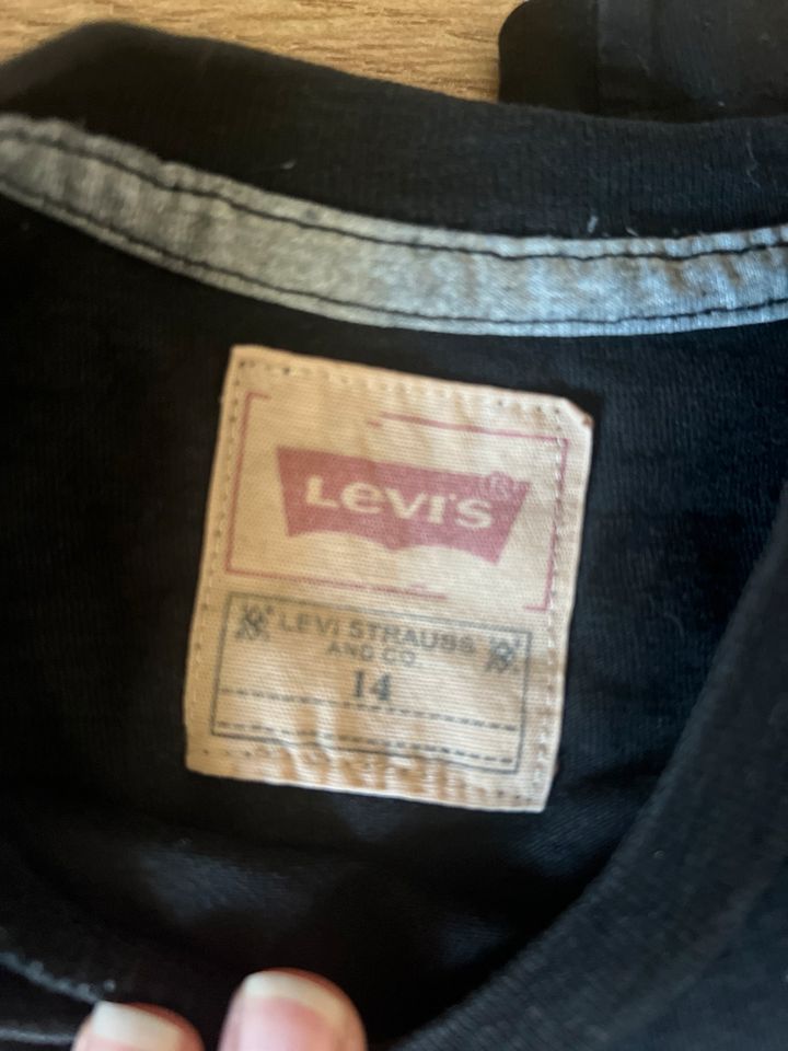 Sehr schönes Levi‘s Shirt Tshirt 14 Jahre oder s/m schwarz in Berlin