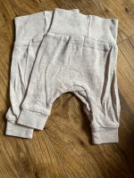 Baby Hosen H&M 2x Größe 44 Creme (Zwillinge) Frankfurt am Main - Eckenheim Vorschau