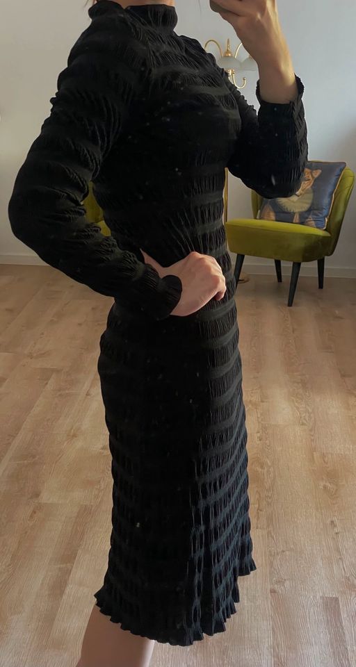 !!NEU!! Schwarzes Dehnbares Kleid XS H&M in Berlin