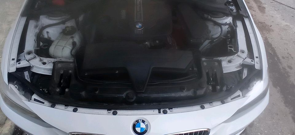 BMW 318d erst Zulassung 12.2014 in Halle