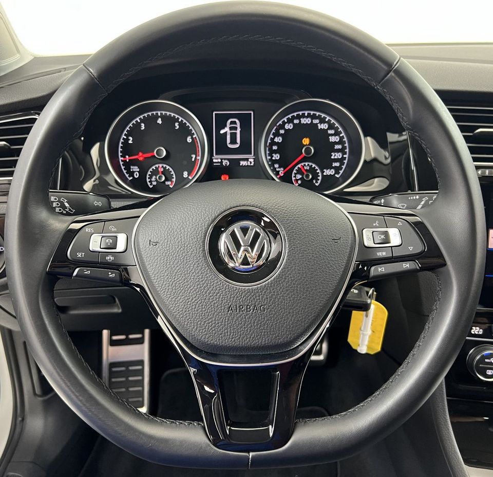 Volkswagen Golf VII IQ.DRIVE BlueMotion 1.5TSi-96KW* in Köln